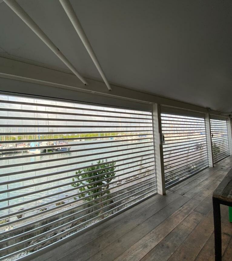 easy-caraibe-volet-roulant-fabrication-pose-renovation-martinique-guadeloupe-caraibes-IMG-20220627-WA0068
