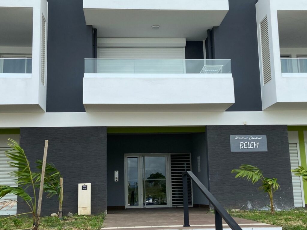 easy-caraibe-volet-roulant-fabrication-pose-renovation-martinique-guadeloupe-caraibes-IMG-22