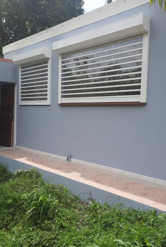 easy-caraibe-volet-roulant-fabrication-pose-renovation-martinique-guadeloupe-caraibes-IMG-30